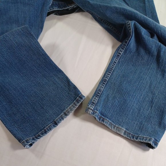 Wrangler Regular Fit Men's Size 38x29 Straight Leg Medium Wash Denim Blue Jeans - Picture 6 of 10